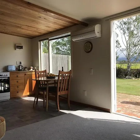 Vineyard Cottage In Blenheim On The Golden Mile Exterior photo